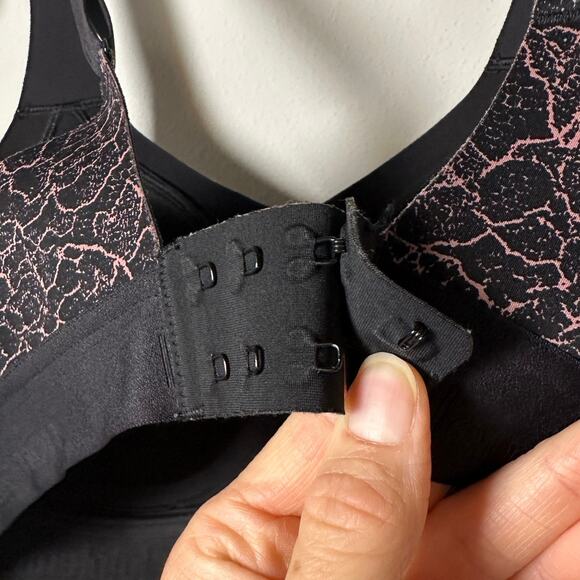 Lululemon Athletica Black Rose Fine Form Adjustable Strap Sports Bra Women's 34C - Picture 7 of 9